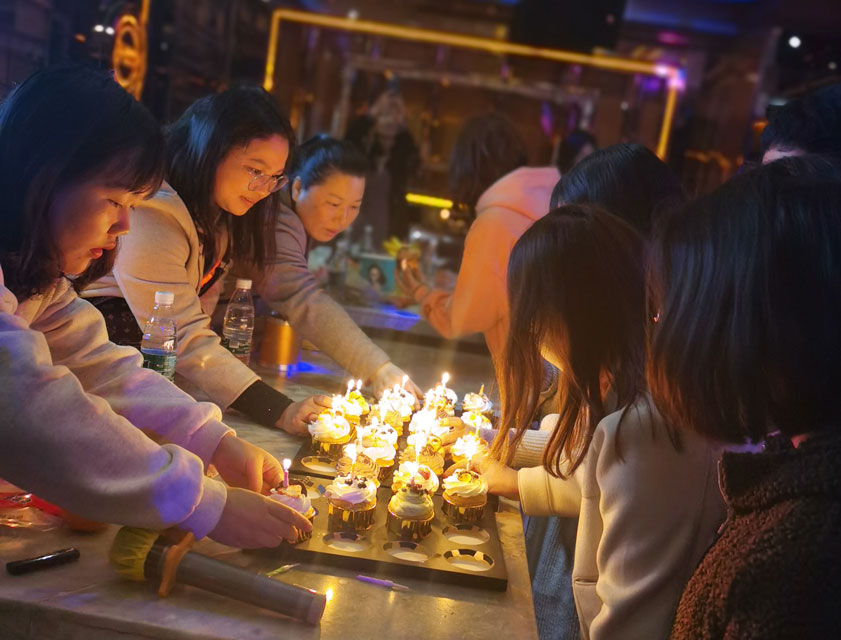 HIGH唱KTV！——爱体育平台防雷第一期员工生日会